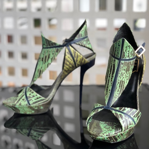 Roger Vivier Shoes - 🌟SHOE SALE TODAY ONLY🌟 Roger Vivier Heels
